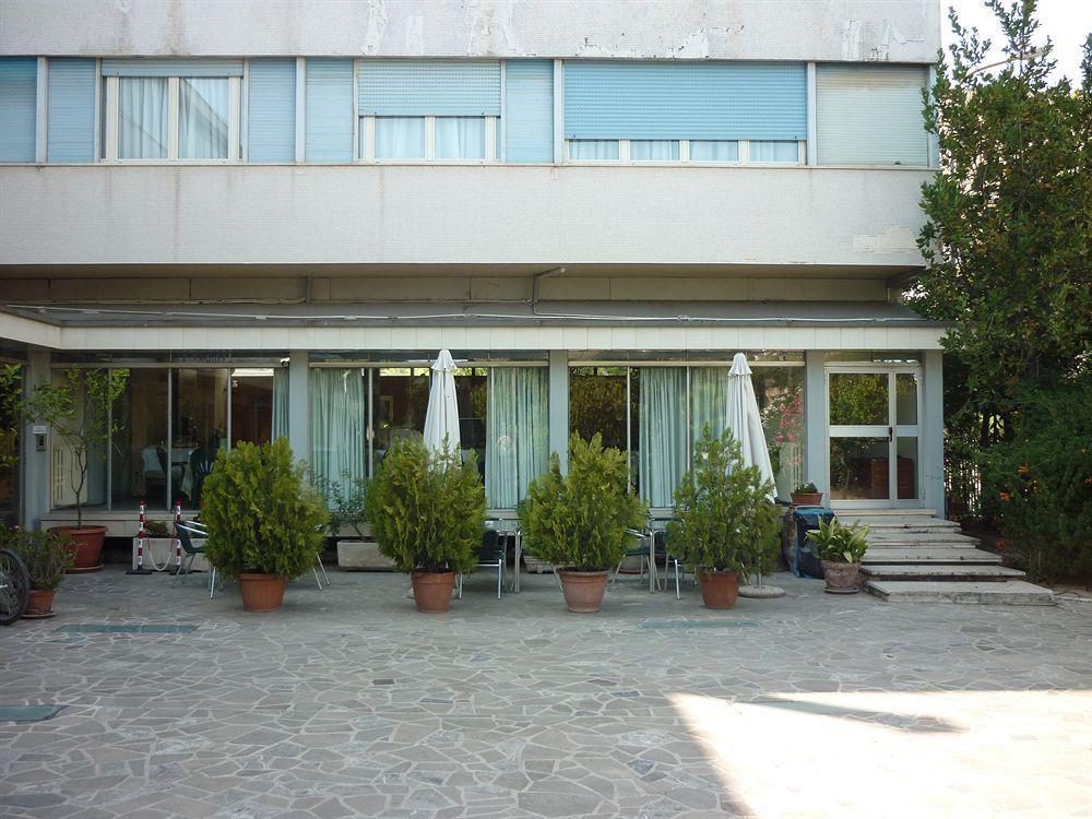 Albergo Dei Pini Andria Exterior photo